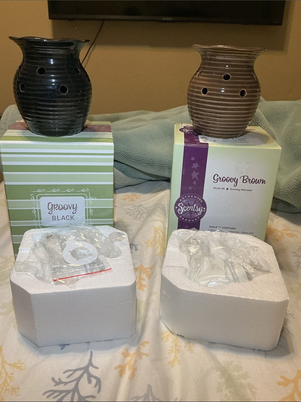 Scentsy Groovy Black and Brown— retired